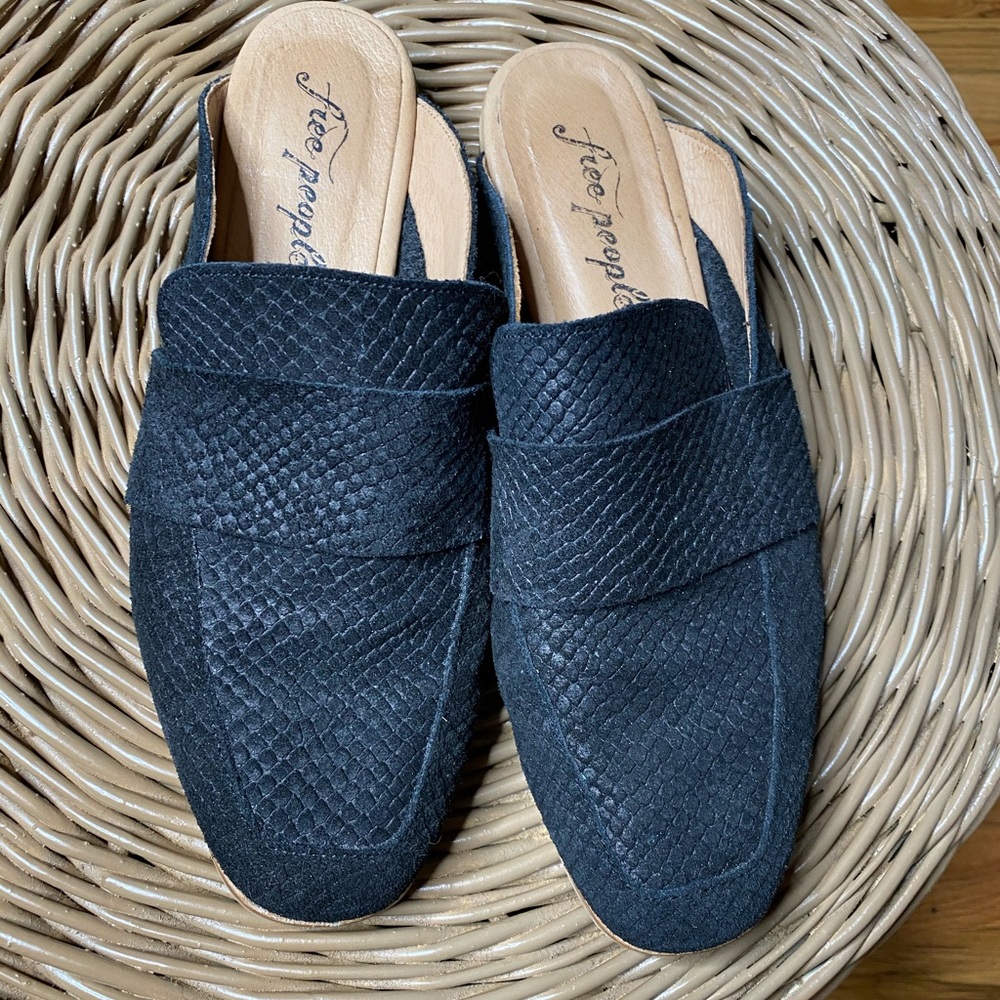 ❌SOLD❌Free People At Ease Loafer Mule Black size - Picture 2 of 8